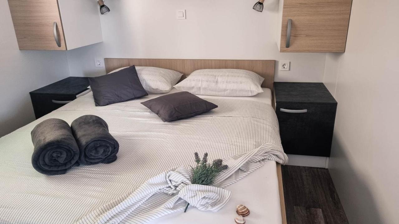 Luxury Mobile Homes Klenovica Bagian luar foto