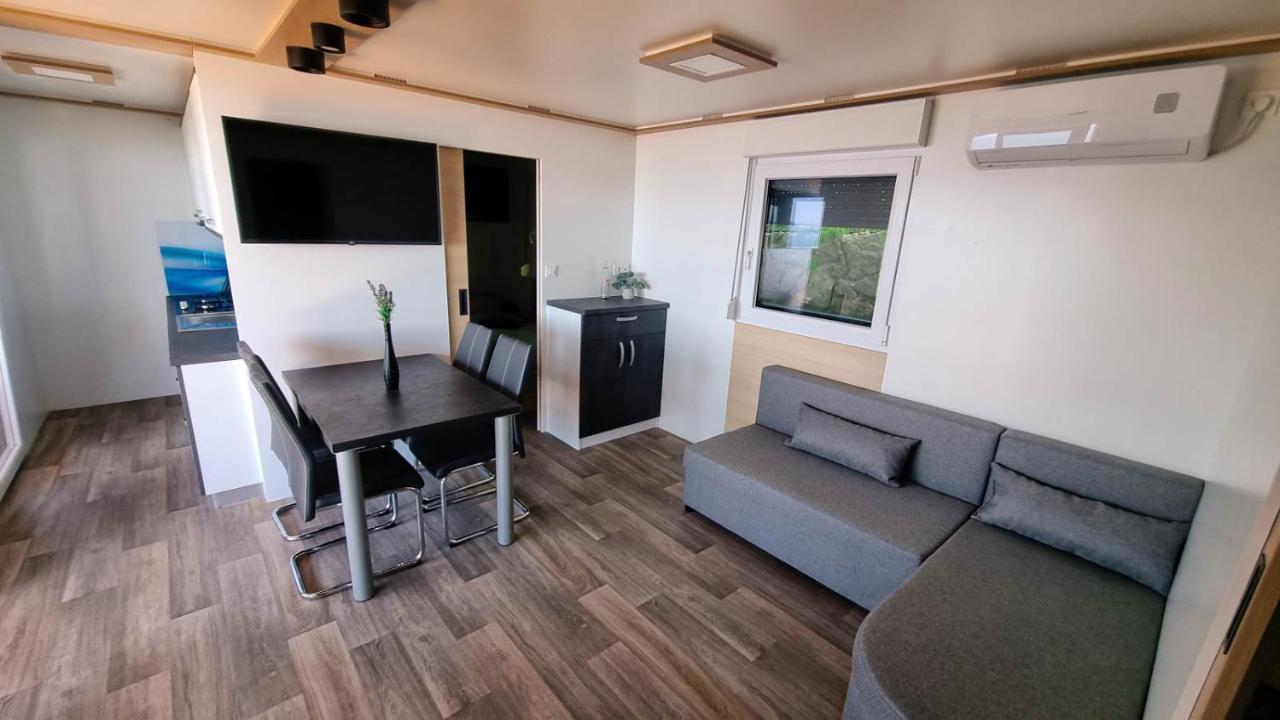 Luxury Mobile Homes Klenovica Bagian luar foto